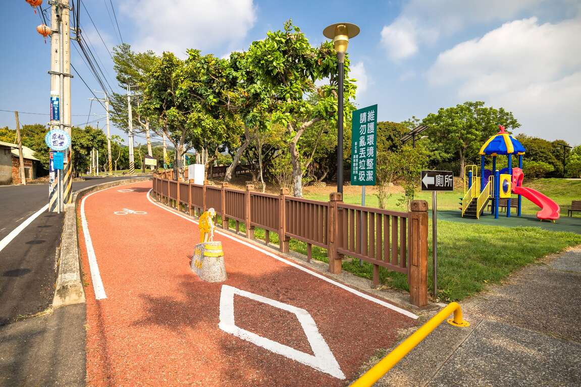 泉州寮卡達車休憩站騎乘自行車