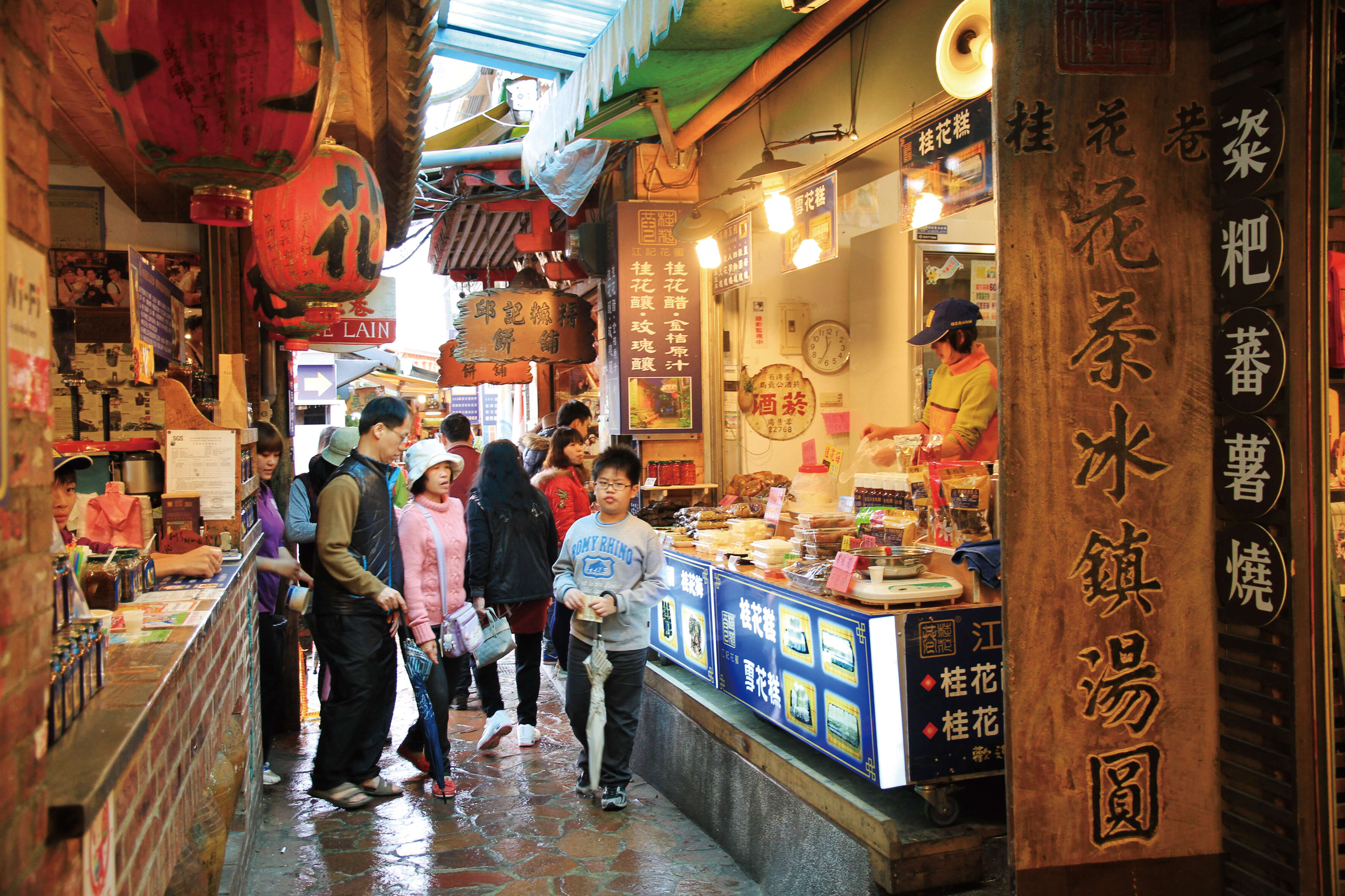 1.苗栗南庄老街人潮絡繹不絕　桂花巷飄香展現客庄人情味