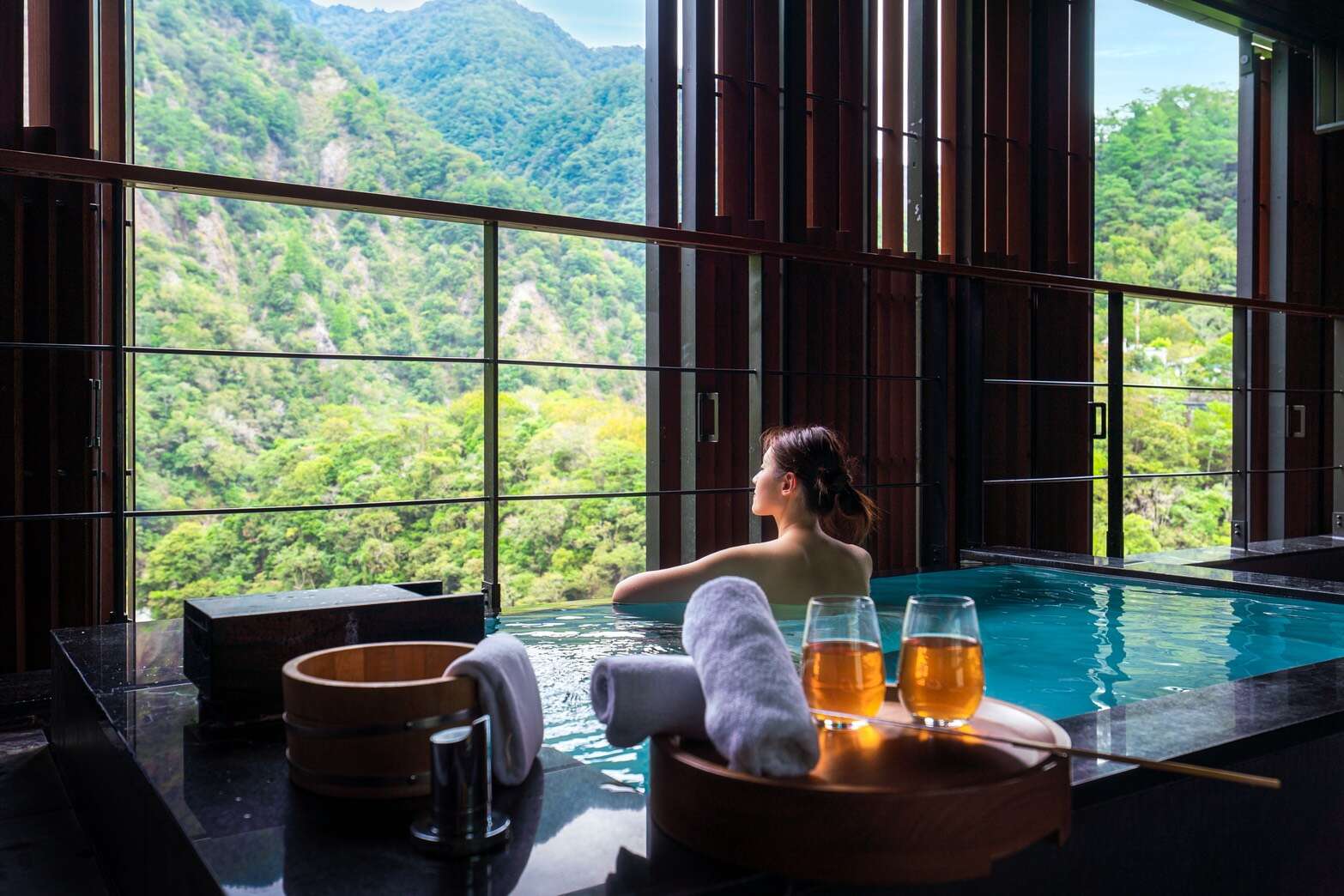 4.走入谷關泡湯小鎮，熱泉暖心暖身，療癒整個冬季