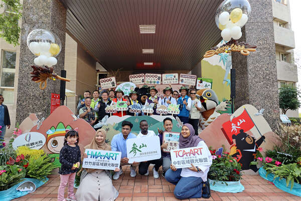 鷹揚八卦活動合照