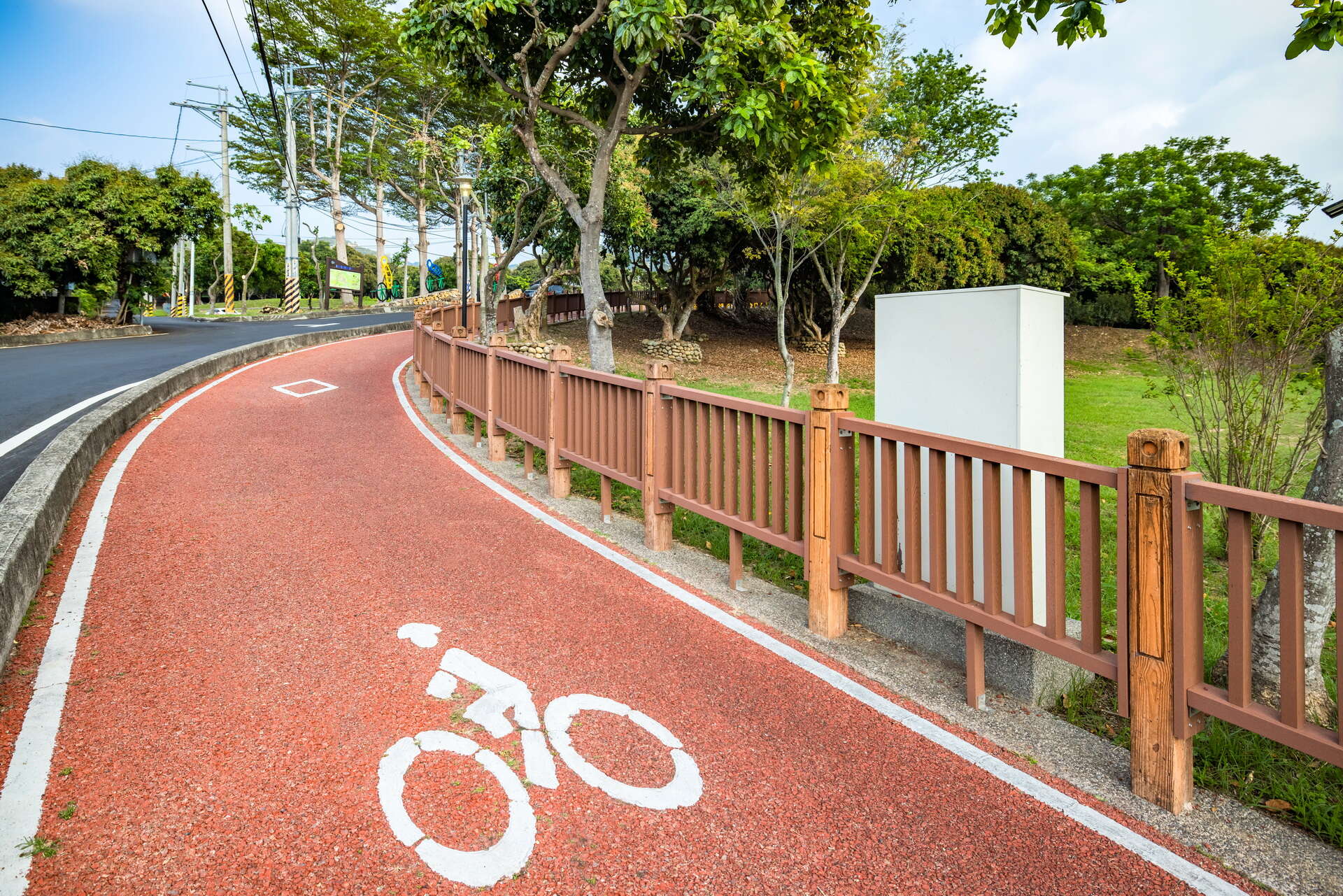 泉州寮卡達車休憩站上坡道