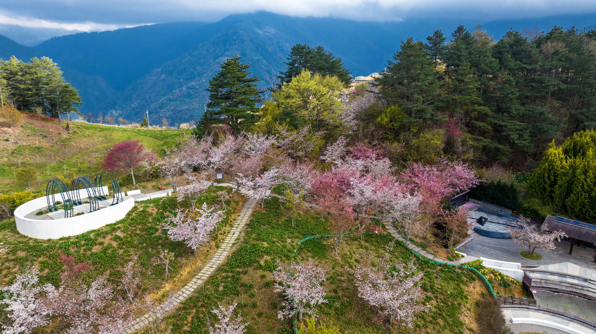 Fushoushan Flower, Fruit, Cloud and Fog 2-day Tour