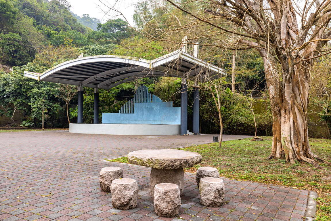 豊柏広場休息地