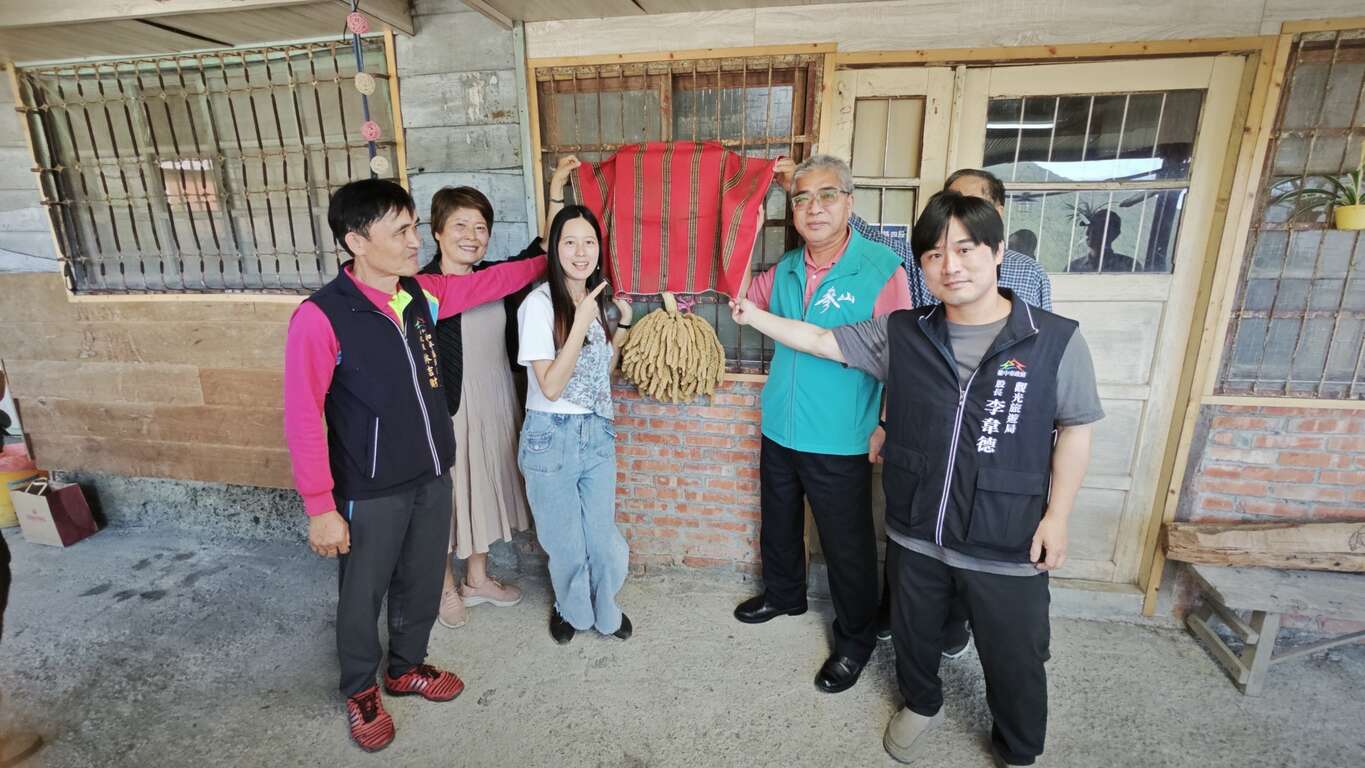 改造梨山老宅民宿原住民服飾