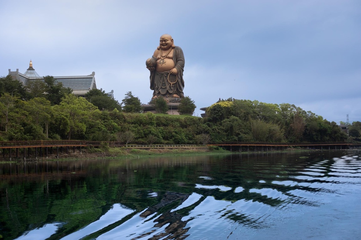 湖畔品茗旅遊品牌大佛