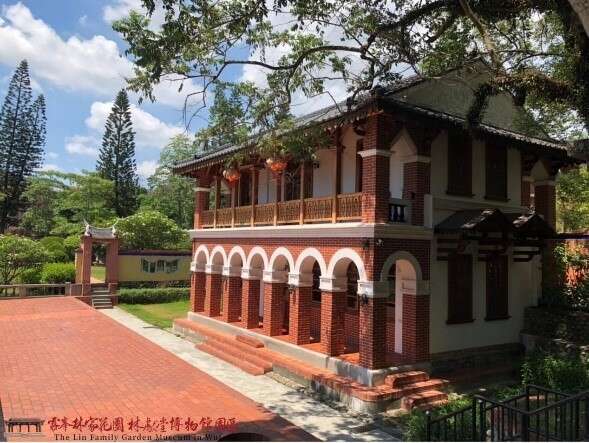 特別選於五桂樓前舉辦，向民主先賢們致敬〈以上照片由霧峰林家花園林獻堂博物館園區提供〉