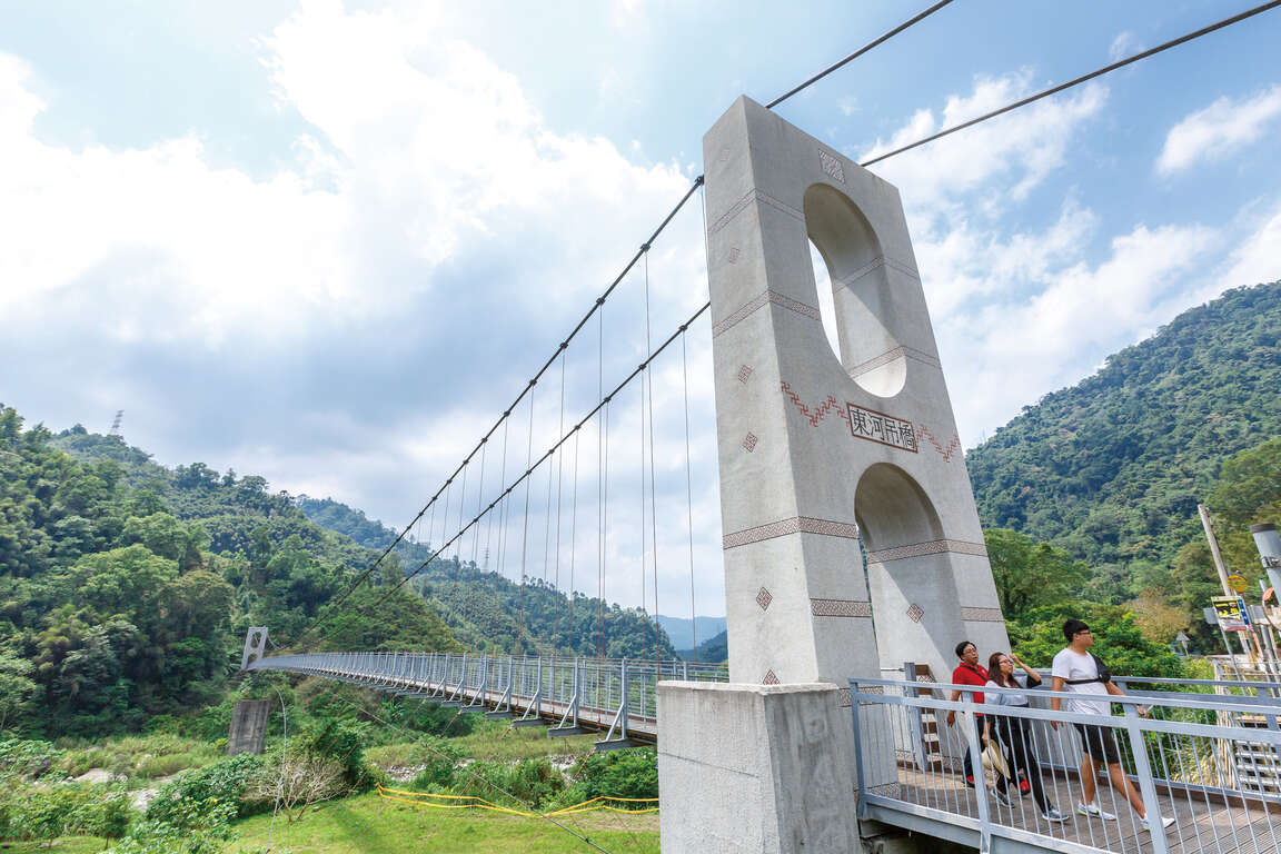 瓦祿部落-東河吊橋