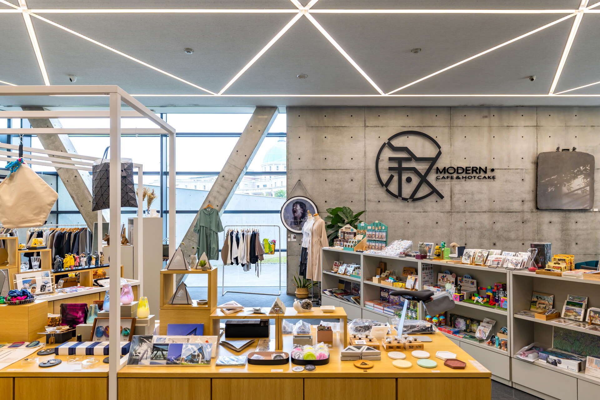 亞洲大學附屬現代美術館伴手禮商店