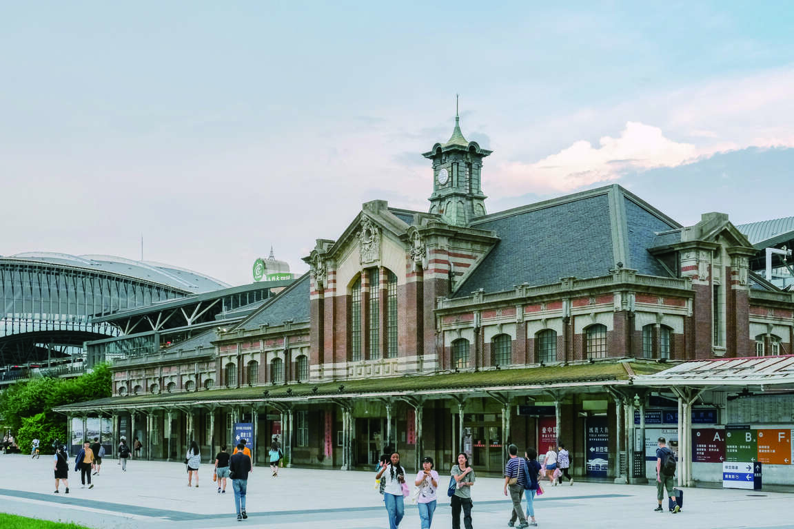 台中駅の画像 れとろ駅舎 台中駅