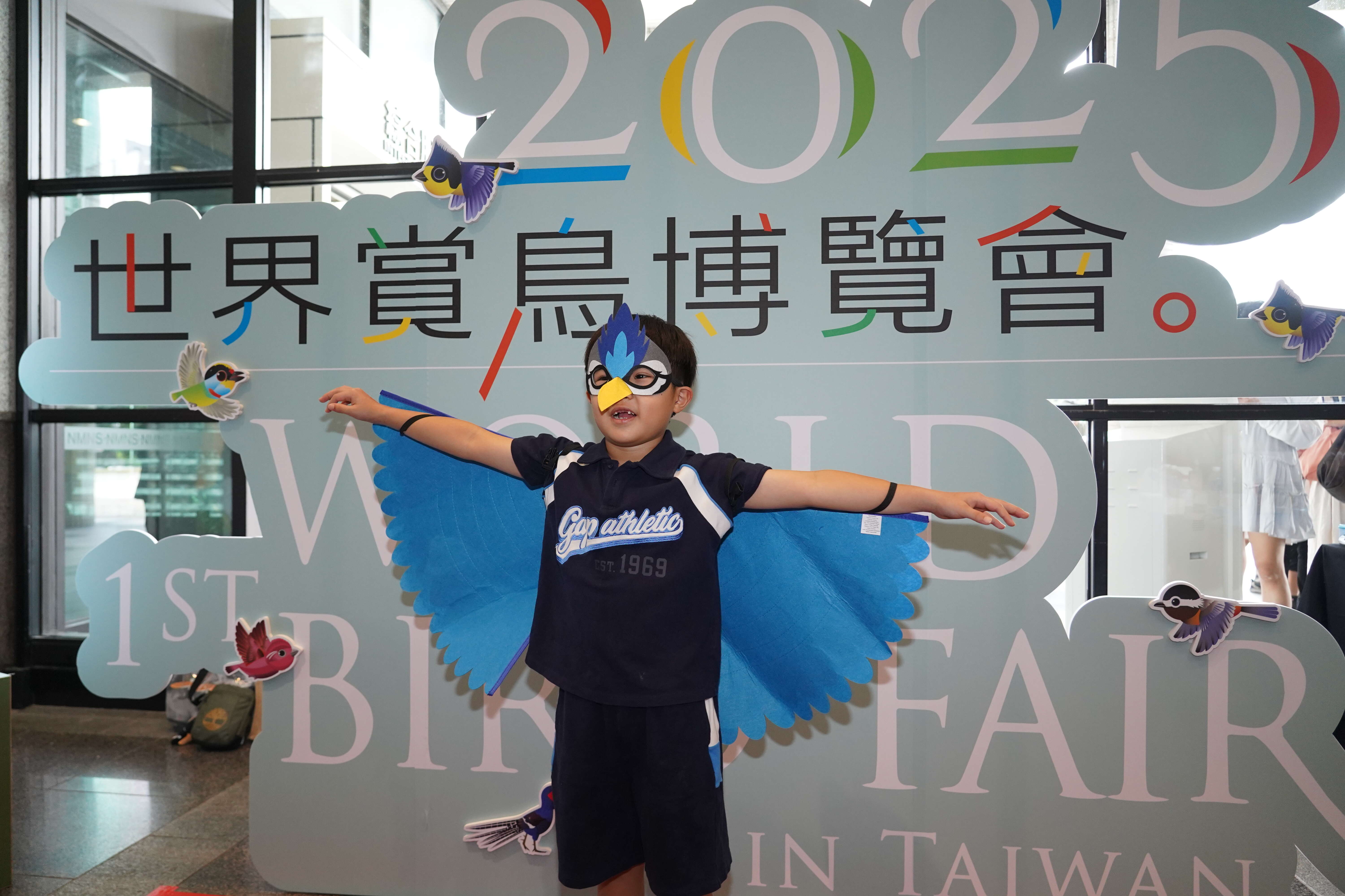 小朋友變裝參加鳥博快閃活動小朋友