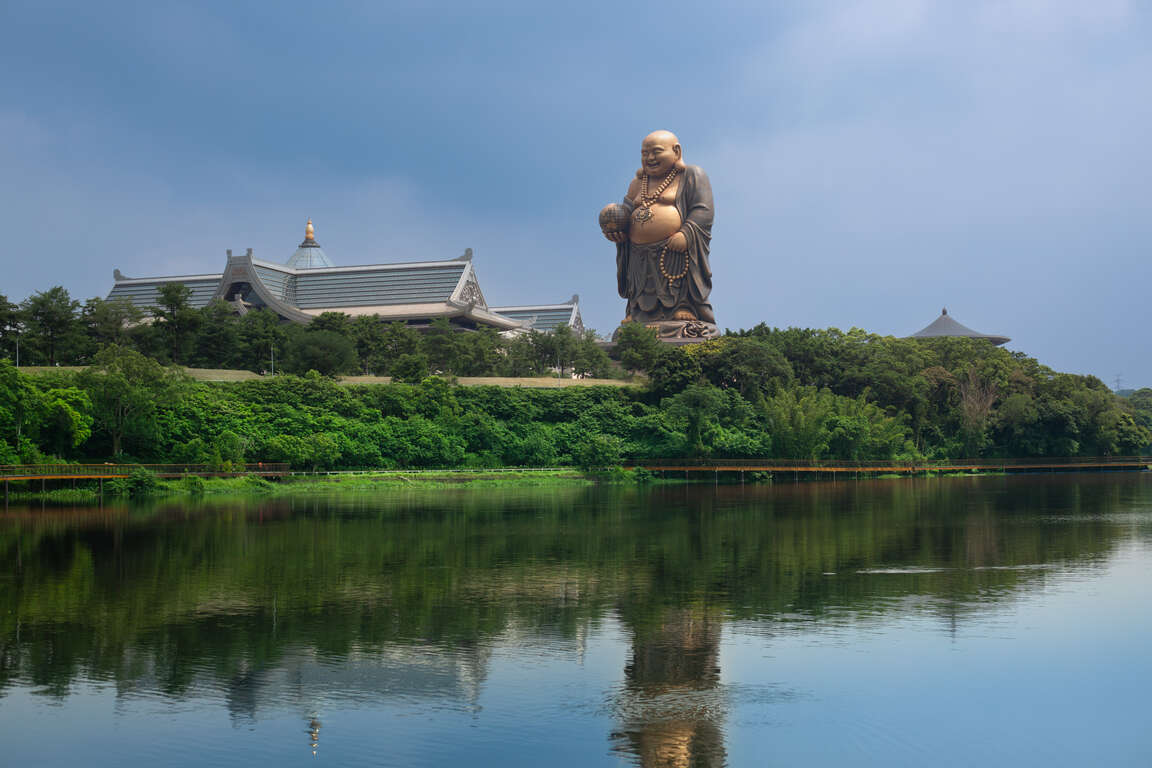 Emei Lake (include trail and arch bridge)