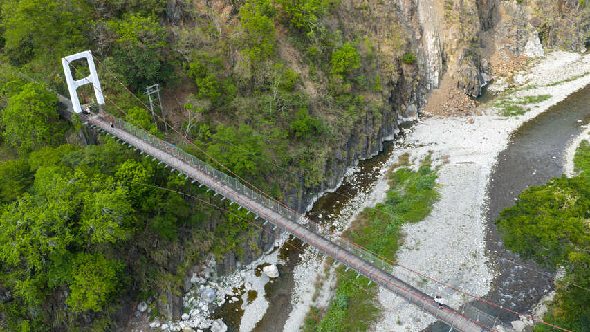 捎來吊橋