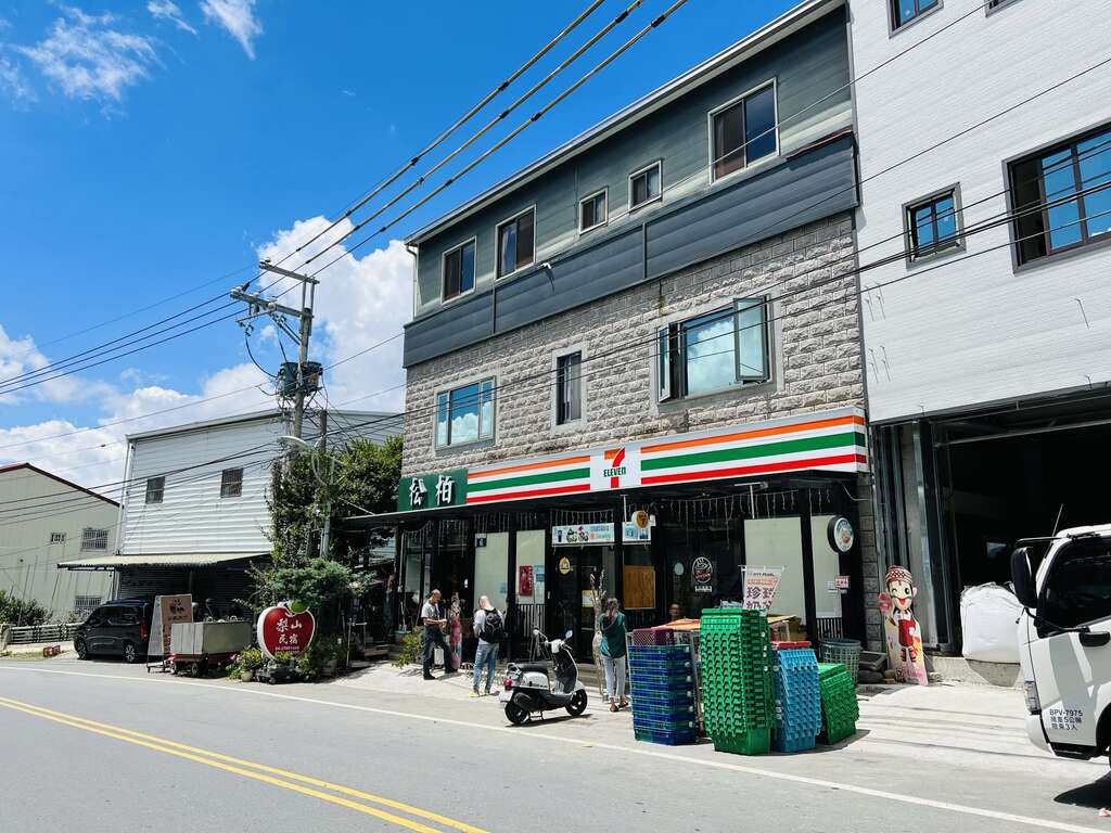 殘影Gili Gili 開關片搭配高品質磁吸水平鎖、Kansway 自動油壓鉸鏈輕輕一推，有